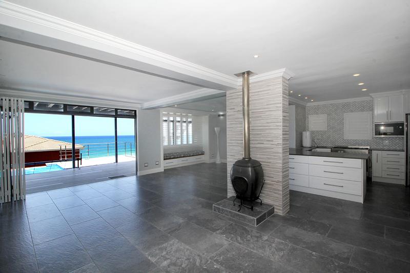 8 Bedroom Property for Sale in Reebok Western Cape